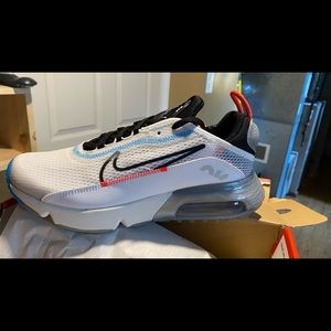 BRAND NEW NIKE AIR MAX 2090